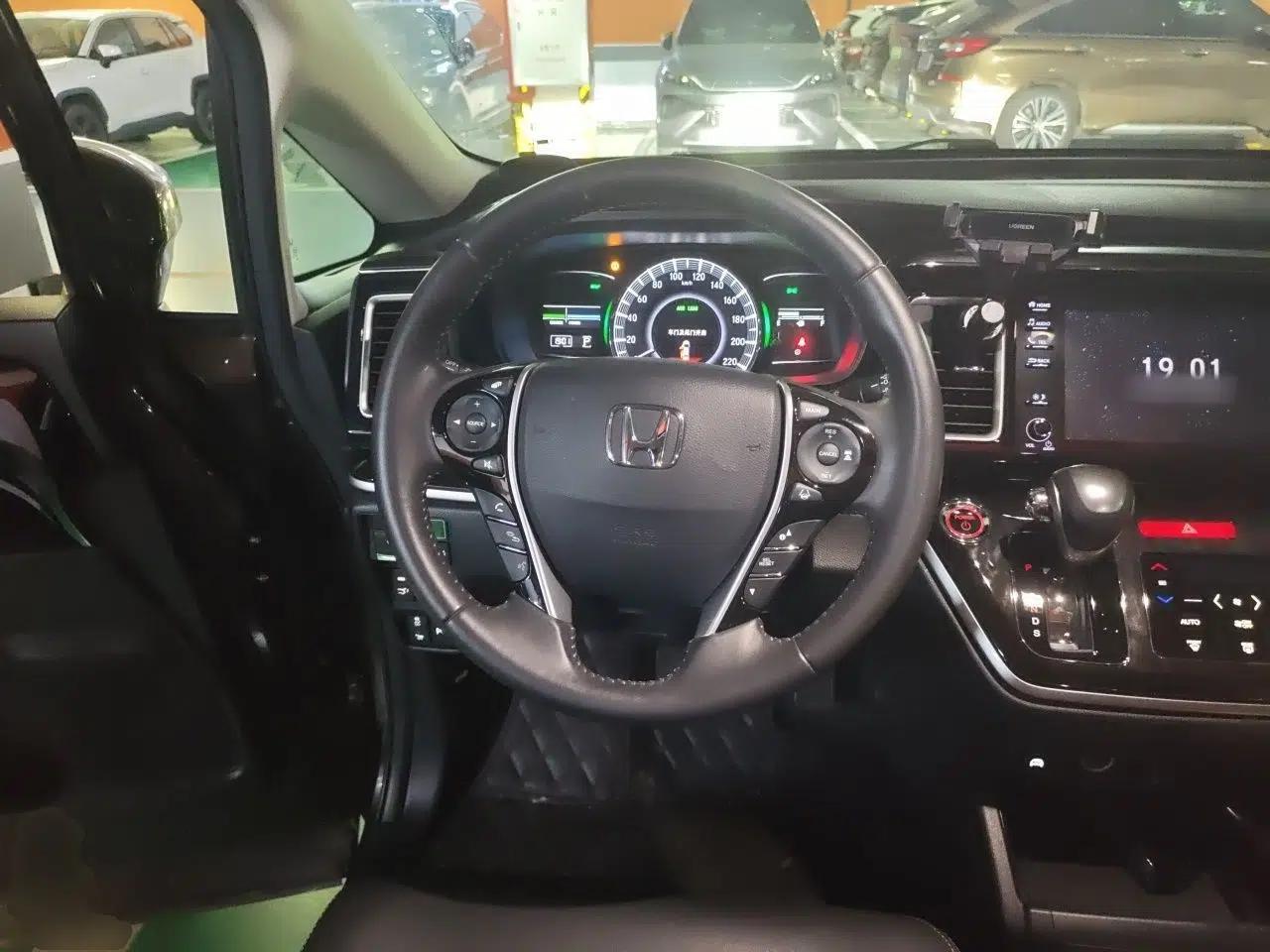 Honda Elysion 2019 2.0L Hybrid Luxury Edition — миниатюра 10