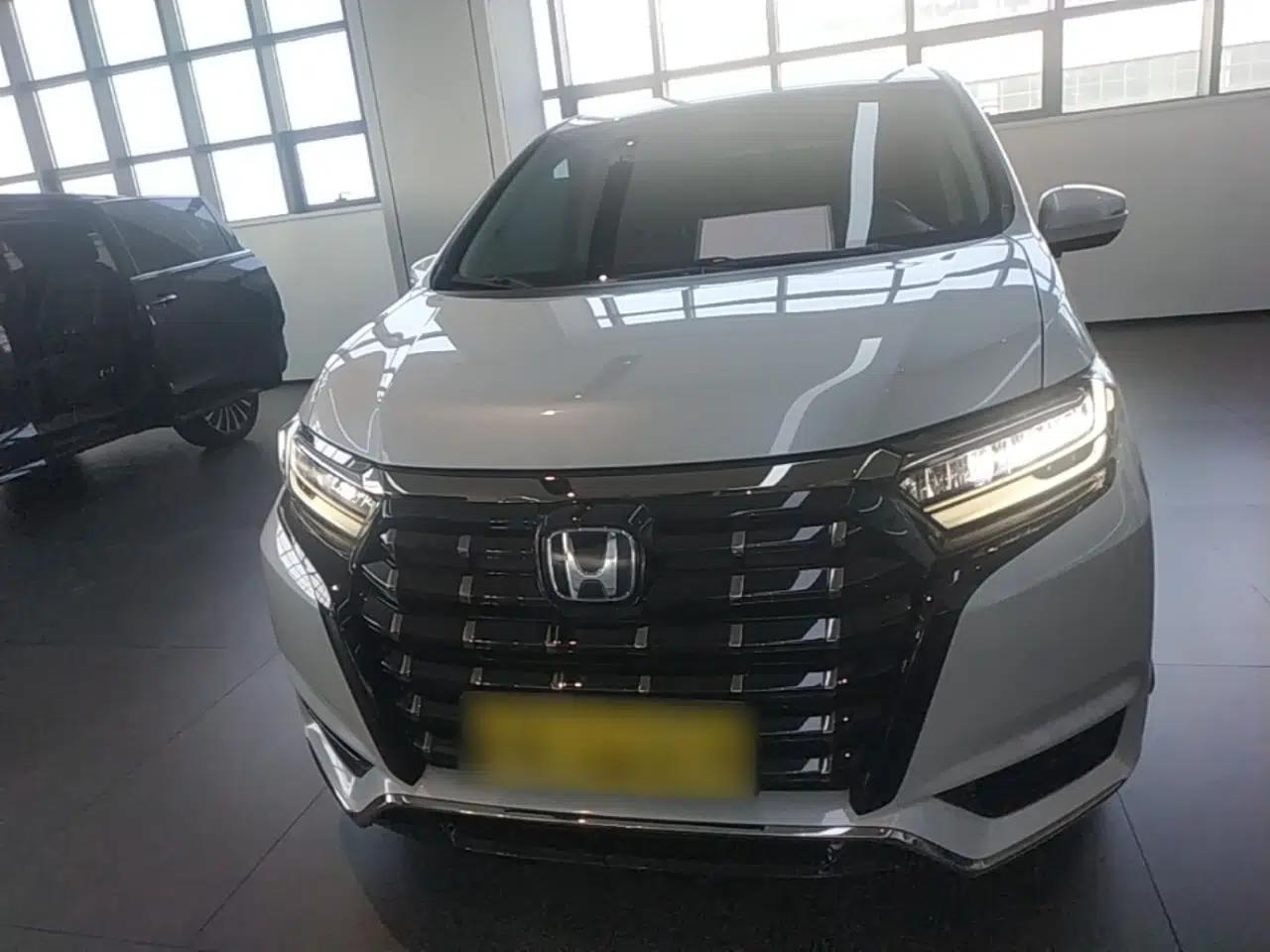 Honda Elysion 2024 2.0L eHEV Luxury Edition — миниатюра 2
