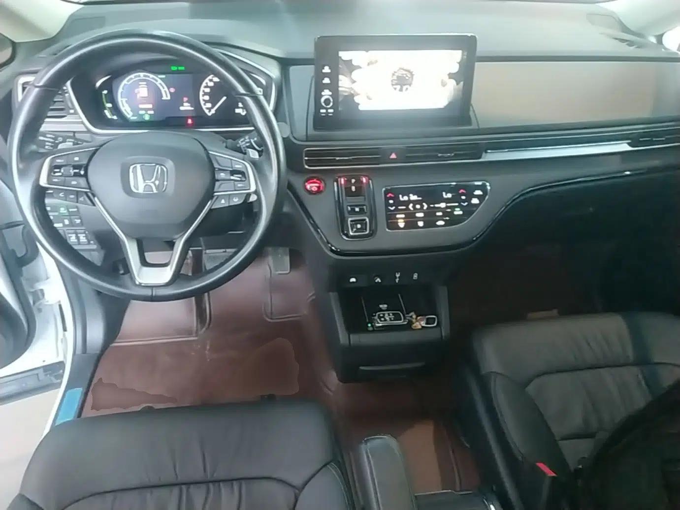 Honda Elysion 2024 2.0L eHEV Luxury Edition — миниатюра 12
