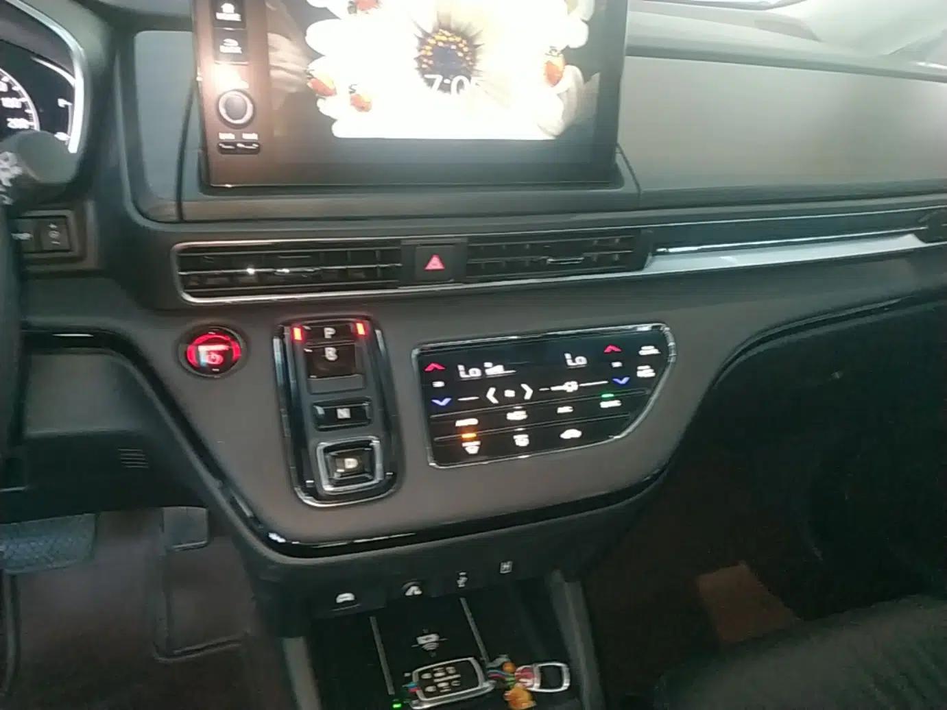 Honda Elysion 2024 2.0L eHEV Luxury Edition — миниатюра 15