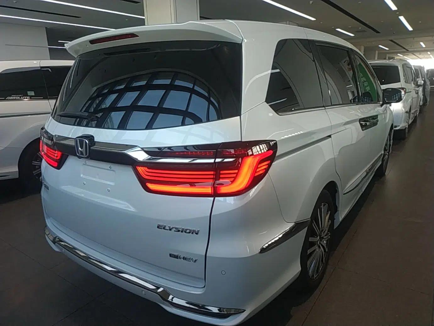 Honda Elysion 2024 2.0L eHEV Luxury Edition — миниатюра 6