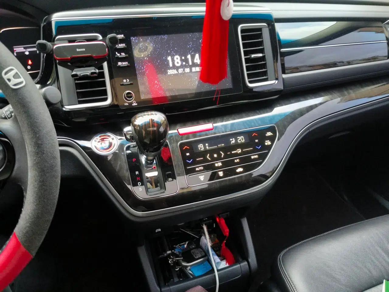 Honda Elysion 2019 2.0L Hybrid Luxury Edition — миниатюра 13