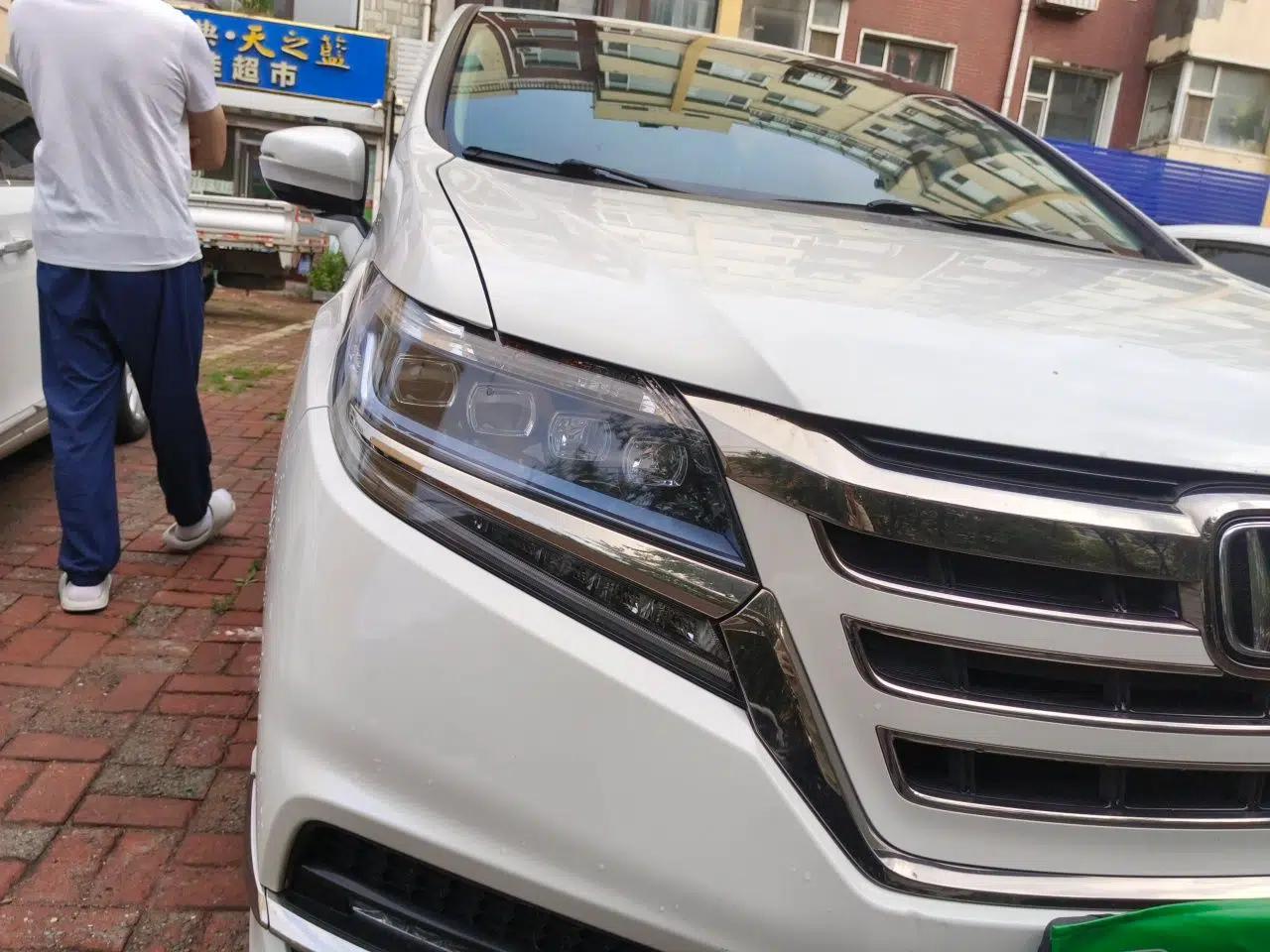Honda Elysion 2019 2.0L Hybrid Luxury Edition — миниатюра 7