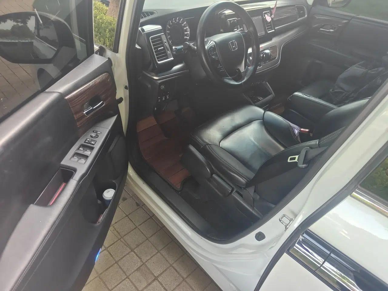 Honda Elysion 2016 2.4L Classic Edition — миниатюра 16