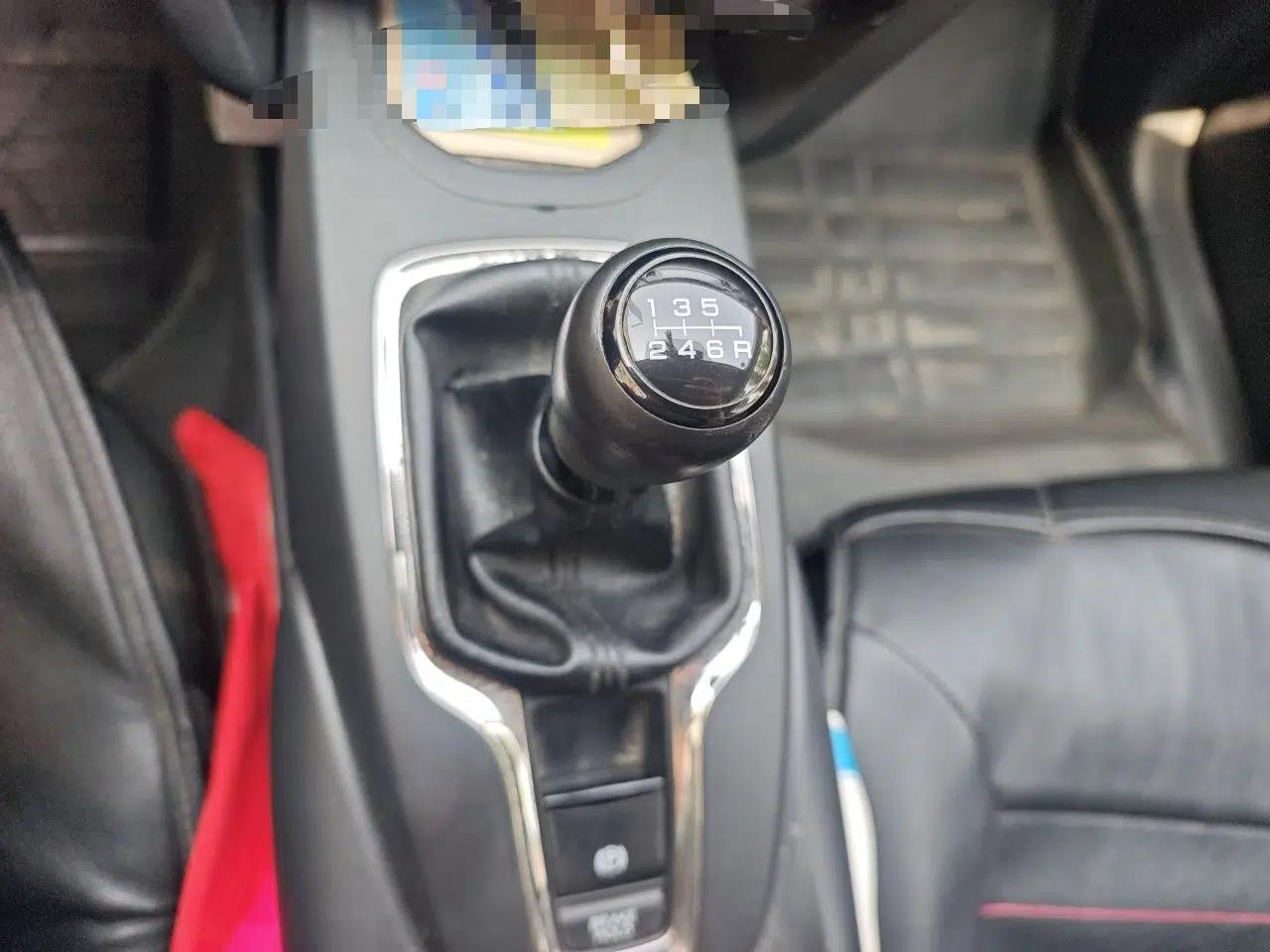 Honda XR-V 2015 1.5L LXi Manual Classic Edition — миниатюра 14