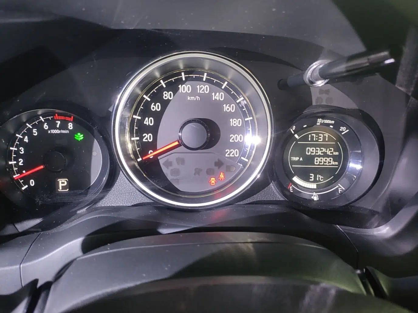 Honda XR-V 2017 1.5L LXi CVT Classic Edition — миниатюра 19
