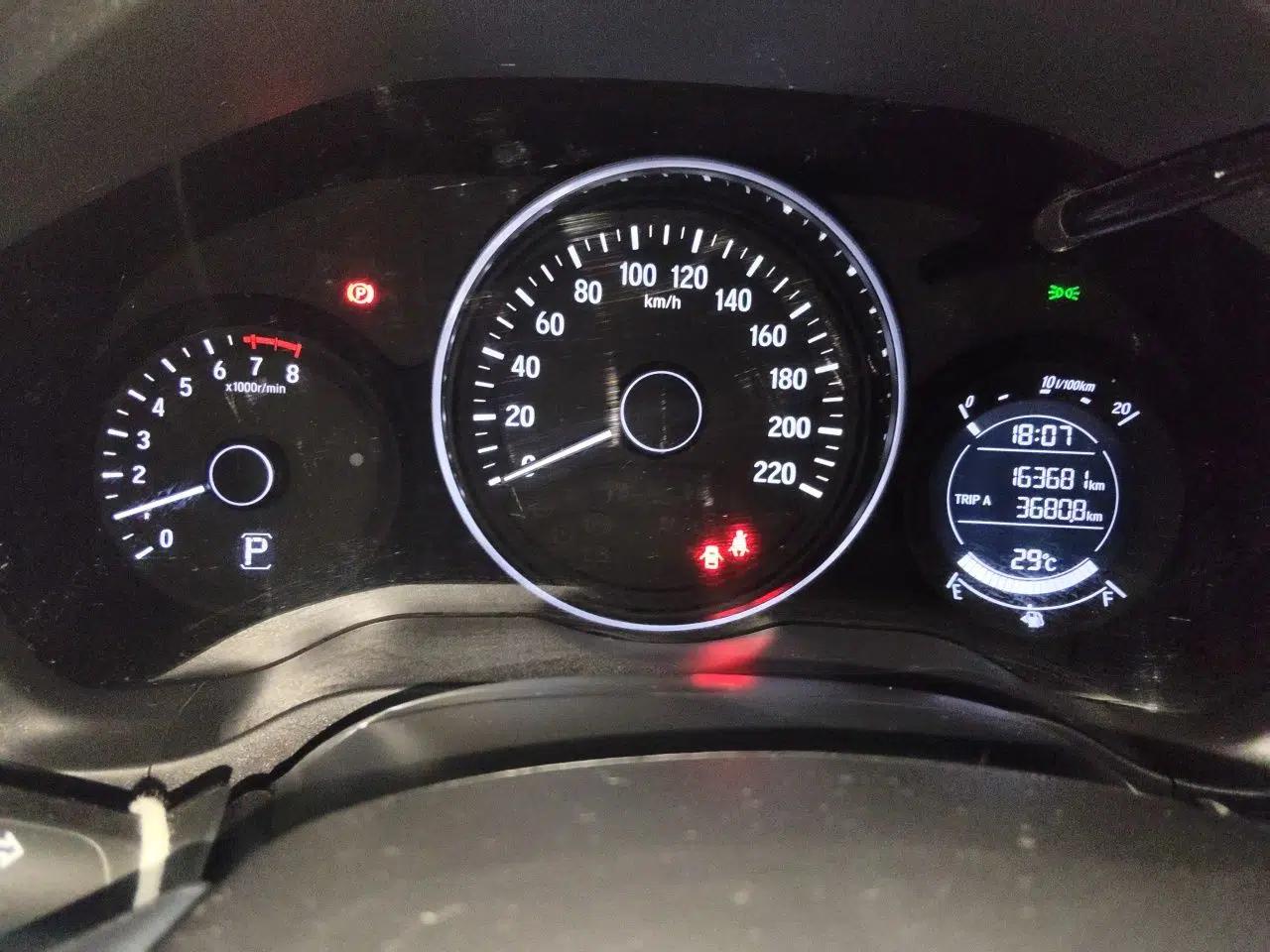 Honda Vezel 2020 1.5L CVT Pioneer Edition — миниатюра 11