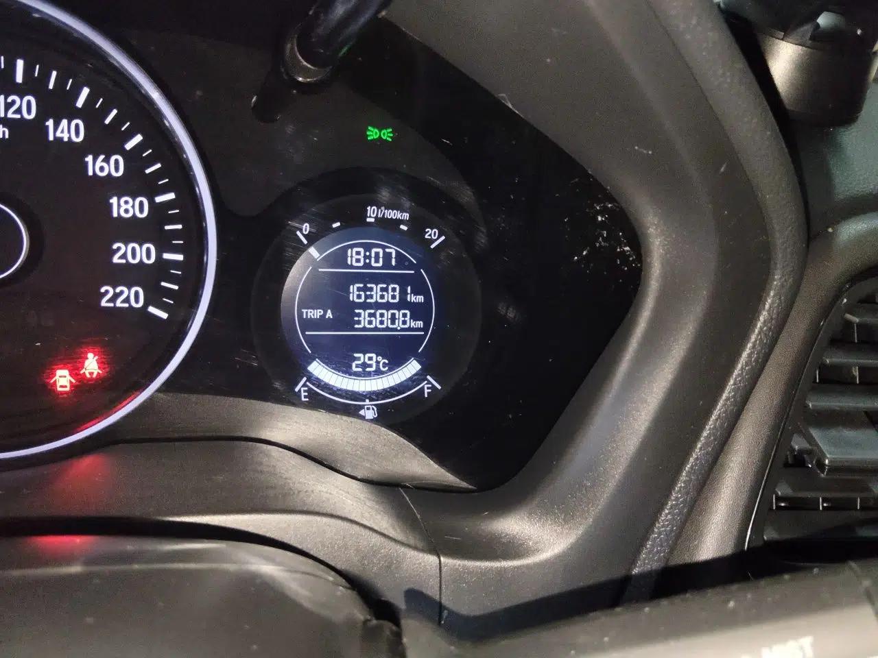 Honda Vezel 2020 1.5L CVT Pioneer Edition — миниатюра 12