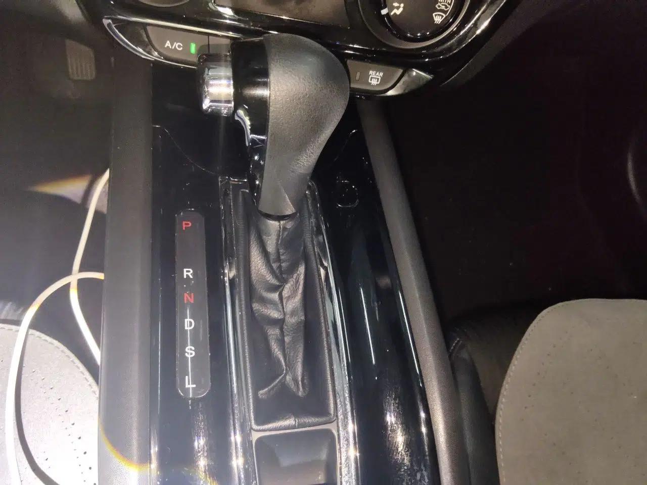 Honda Vezel 2020 1.5L CVT Pioneer Edition — миниатюра 14