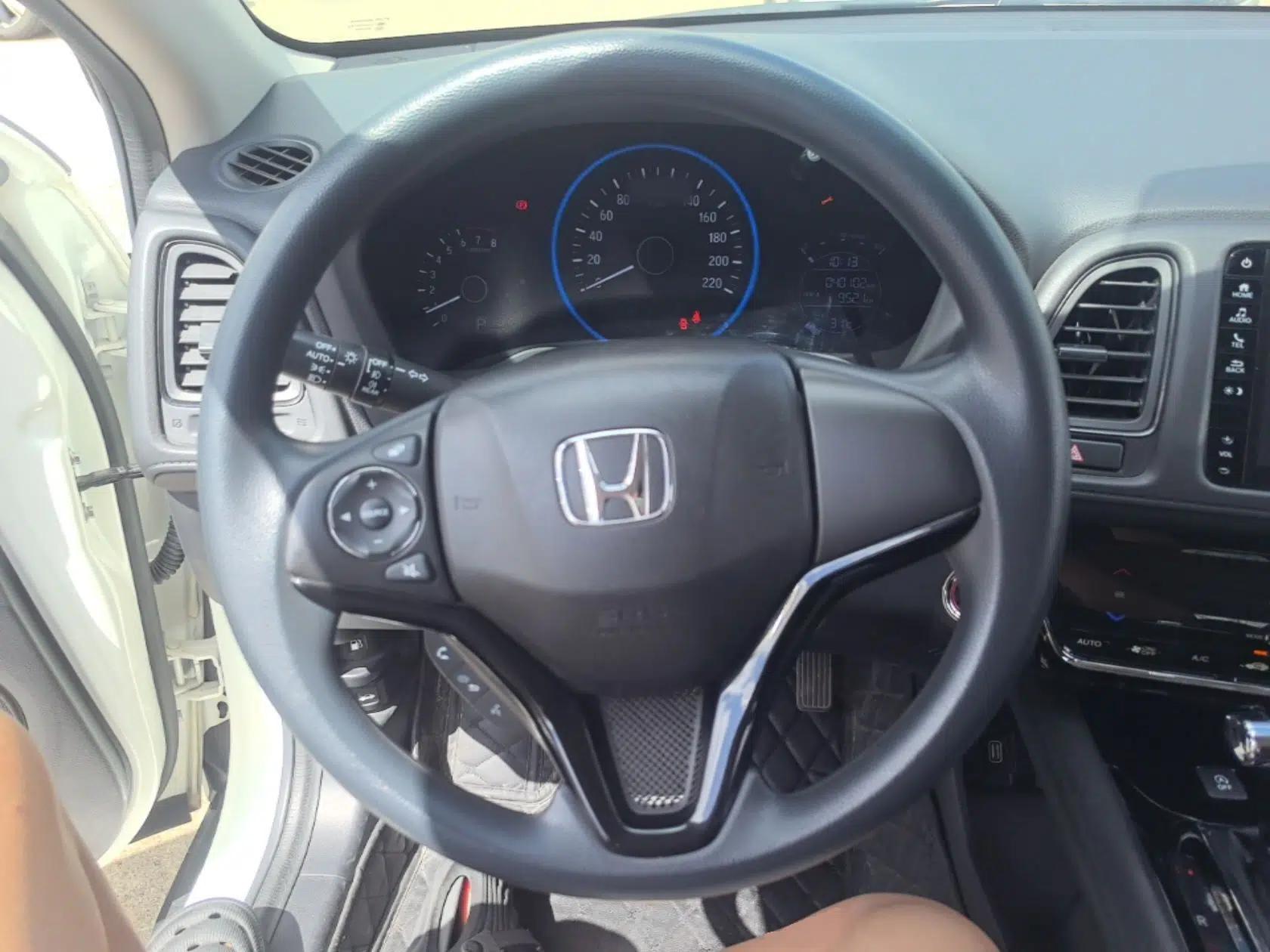 Honda Vezel 2020 220 TURBO CVT Luxury Edition — миниатюра 18