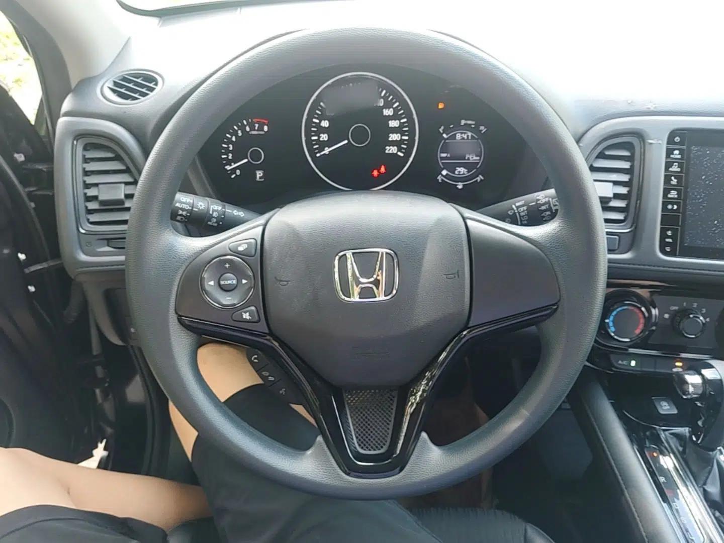 Honda Vezel 2020 1.5L CVT Pioneer Edition — миниатюра 18