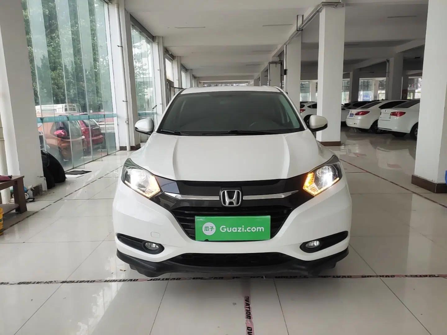 Honda Vezel 2017 1.5L CVT 2WD Comfort Model — миниатюра 2