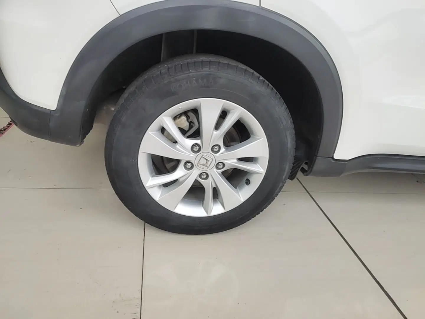 Honda Vezel 2017 1.5L CVT 2WD Comfort Model — миниатюра 11