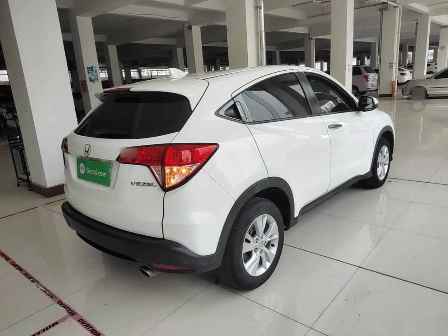 Honda Vezel 2017 1.5L CVT 2WD Comfort Model — миниатюра 6