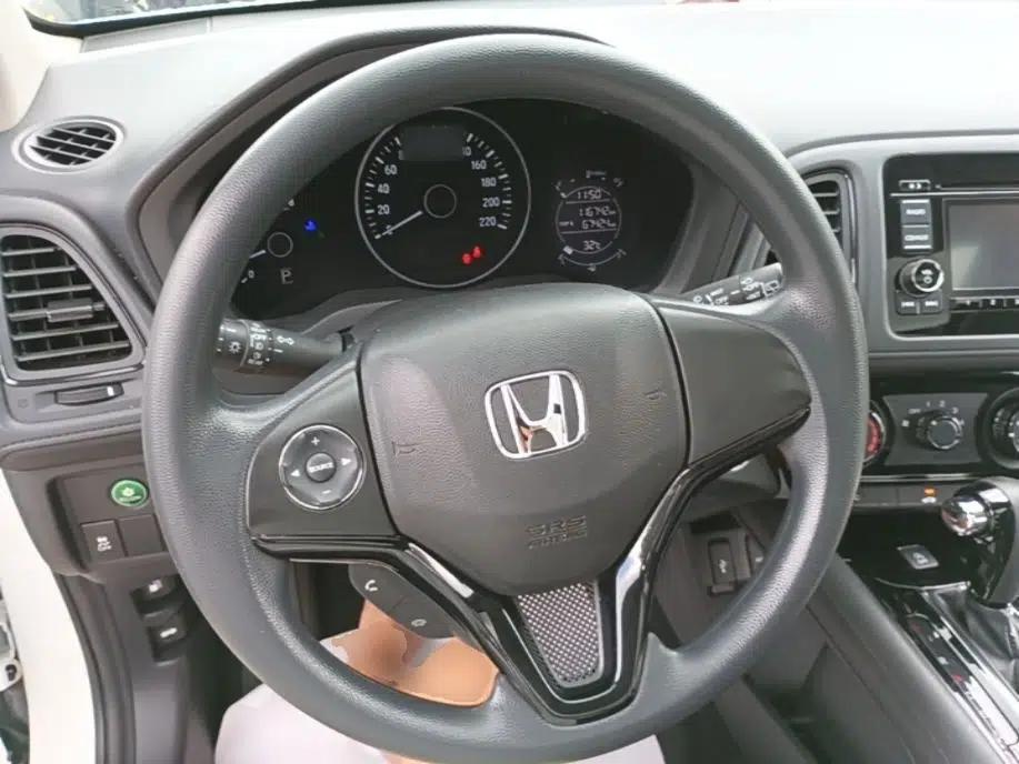 Honda Vezel 2017 1.8L CVT Front-Wheel Drive Pioneer Edition — миниатюра 13