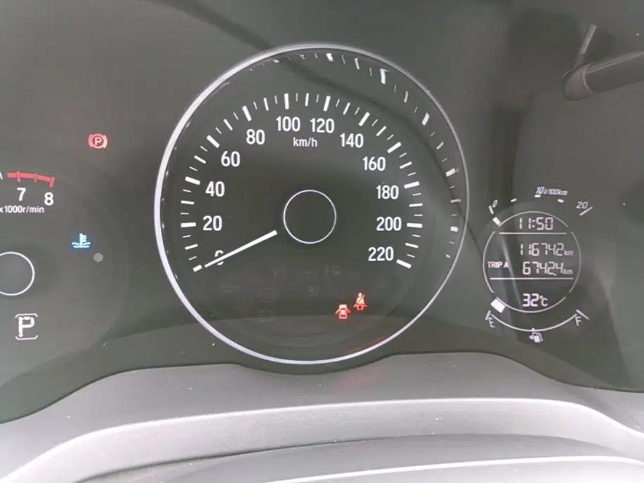 Honda Vezel 2017 1.8L CVT Front-Wheel Drive Pioneer Edition — миниатюра 14