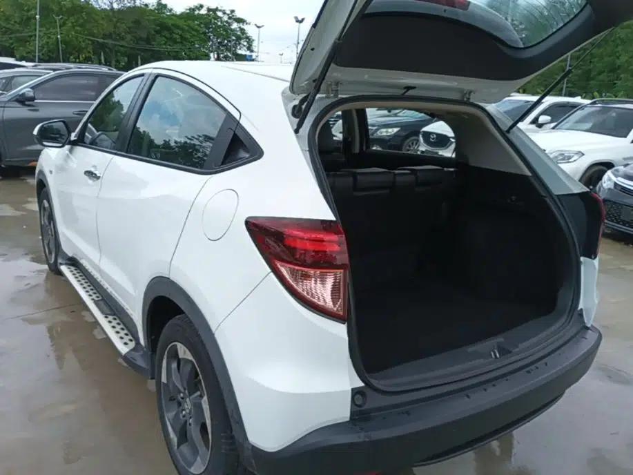 Honda Vezel 2017 1.8L CVT Front-Wheel Drive Pioneer Edition — миниатюра 4