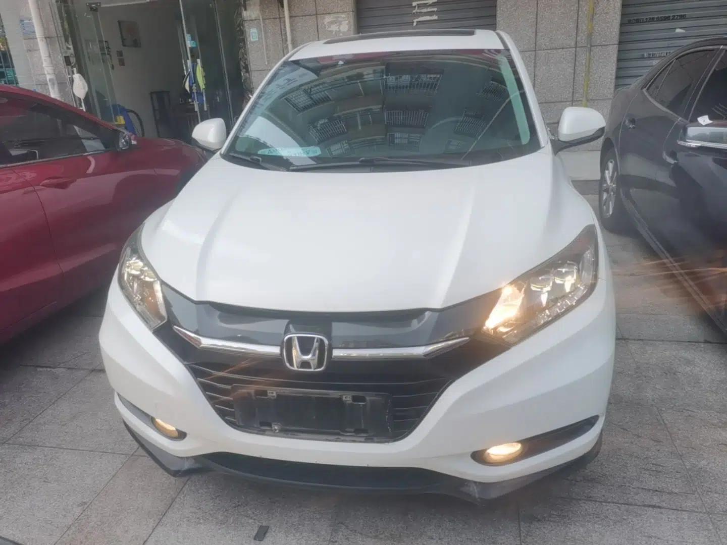Honda Vezel 2017 1.8L CVT Front-Wheel Drive Pioneer Edition — миниатюра 2