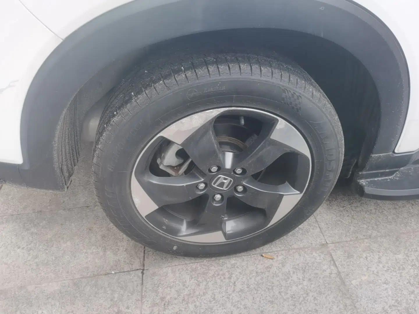 Honda Vezel 2017 1.8L CVT Front-Wheel Drive Pioneer Edition — миниатюра 16