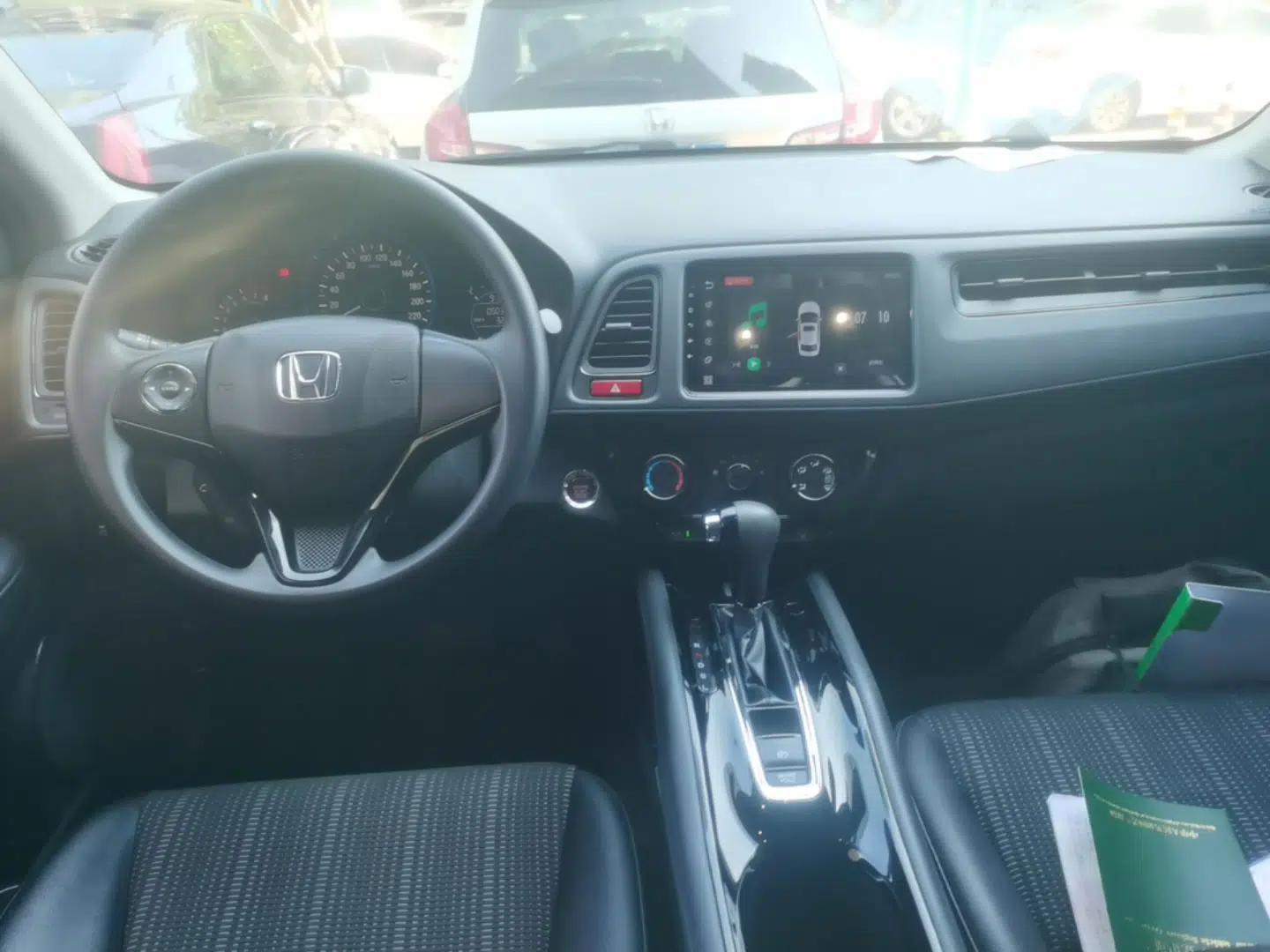 Honda Vezel 2017 1.8L CVT Front-Wheel Drive Pioneer Edition — миниатюра 17