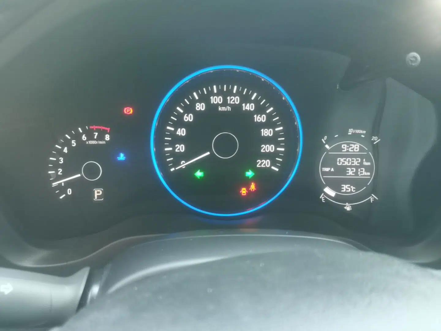 Honda Vezel 2017 1.8L CVT Front-Wheel Drive Pioneer Edition — миниатюра 19