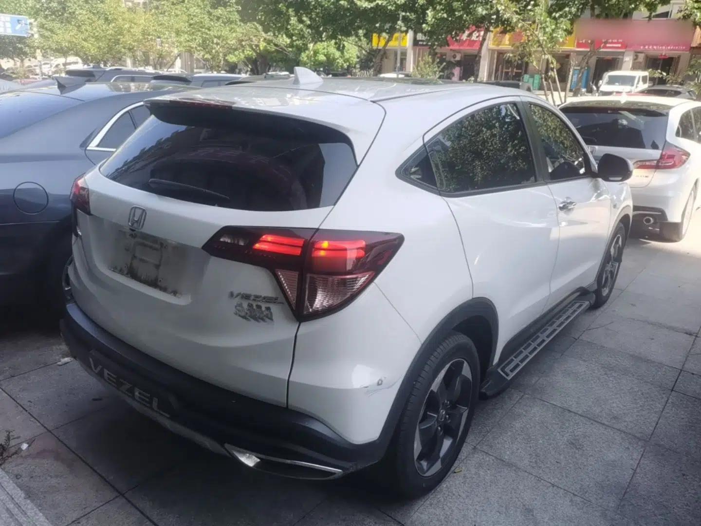Honda Vezel 2017 1.8L CVT Front-Wheel Drive Pioneer Edition — миниатюра 6