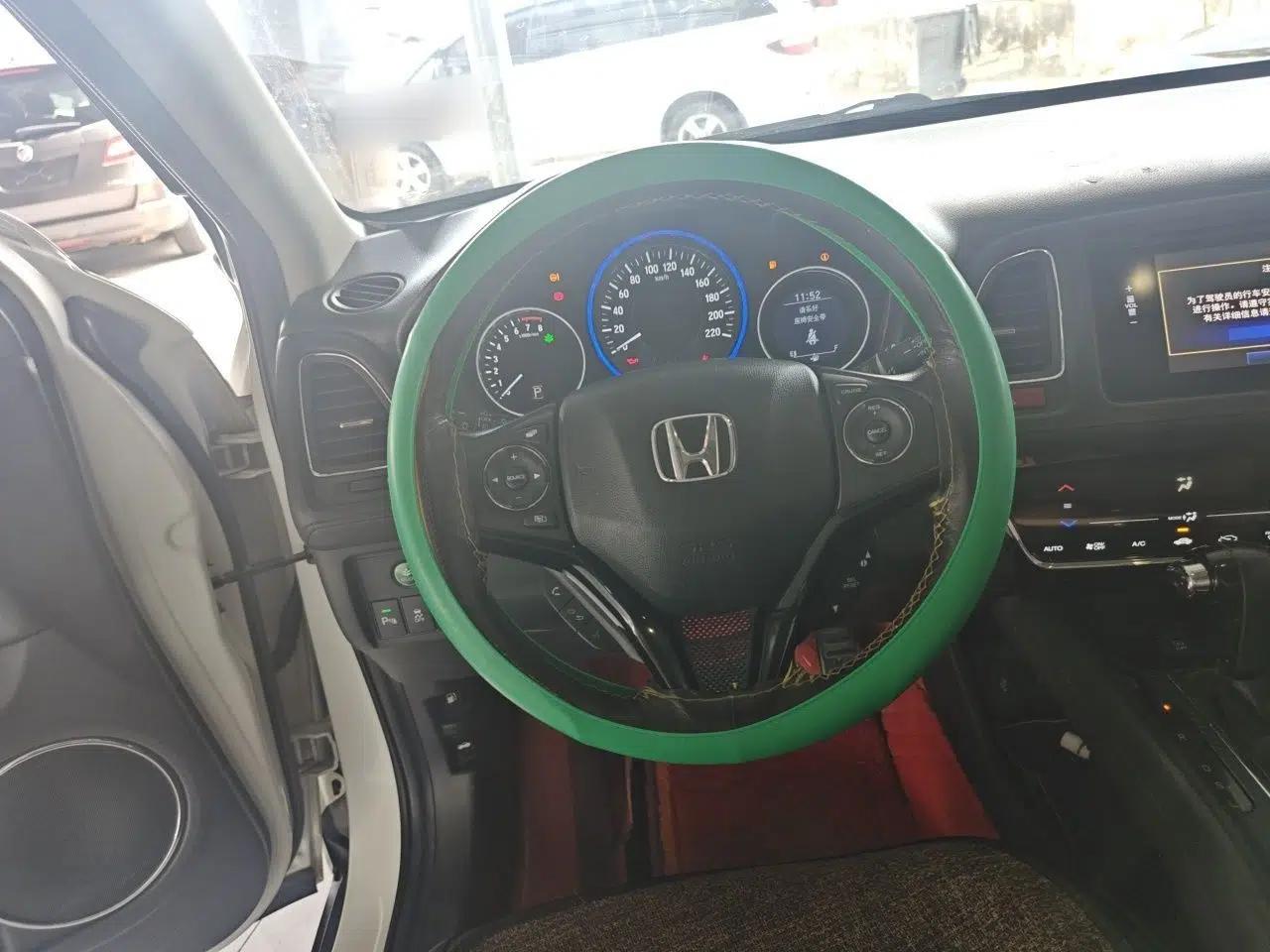 Honda Vezel 2015 1.8L CVT 2WD Luxury Model — миниатюра 10