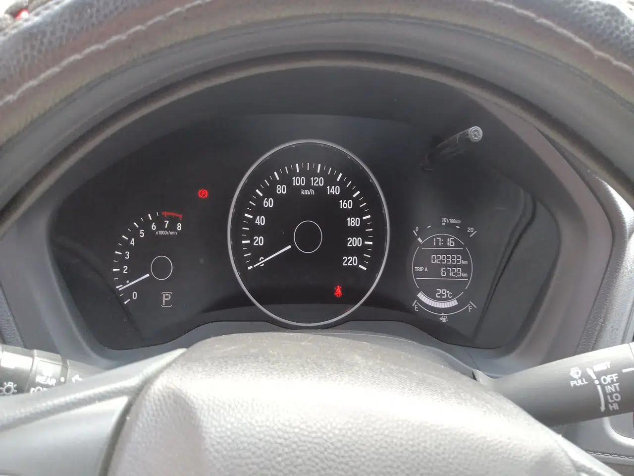 Honda Vezel 2017 1.5L CVT 2WD Comfort Model — миниатюра 11