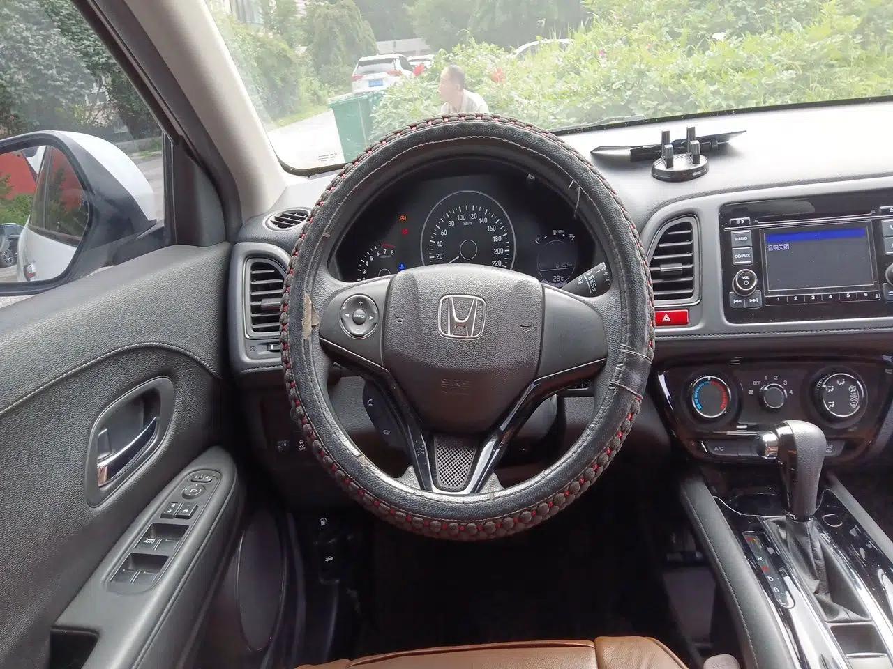 Honda Vezel 2017 1.5L CVT 2WD Comfort Model — миниатюра 10
