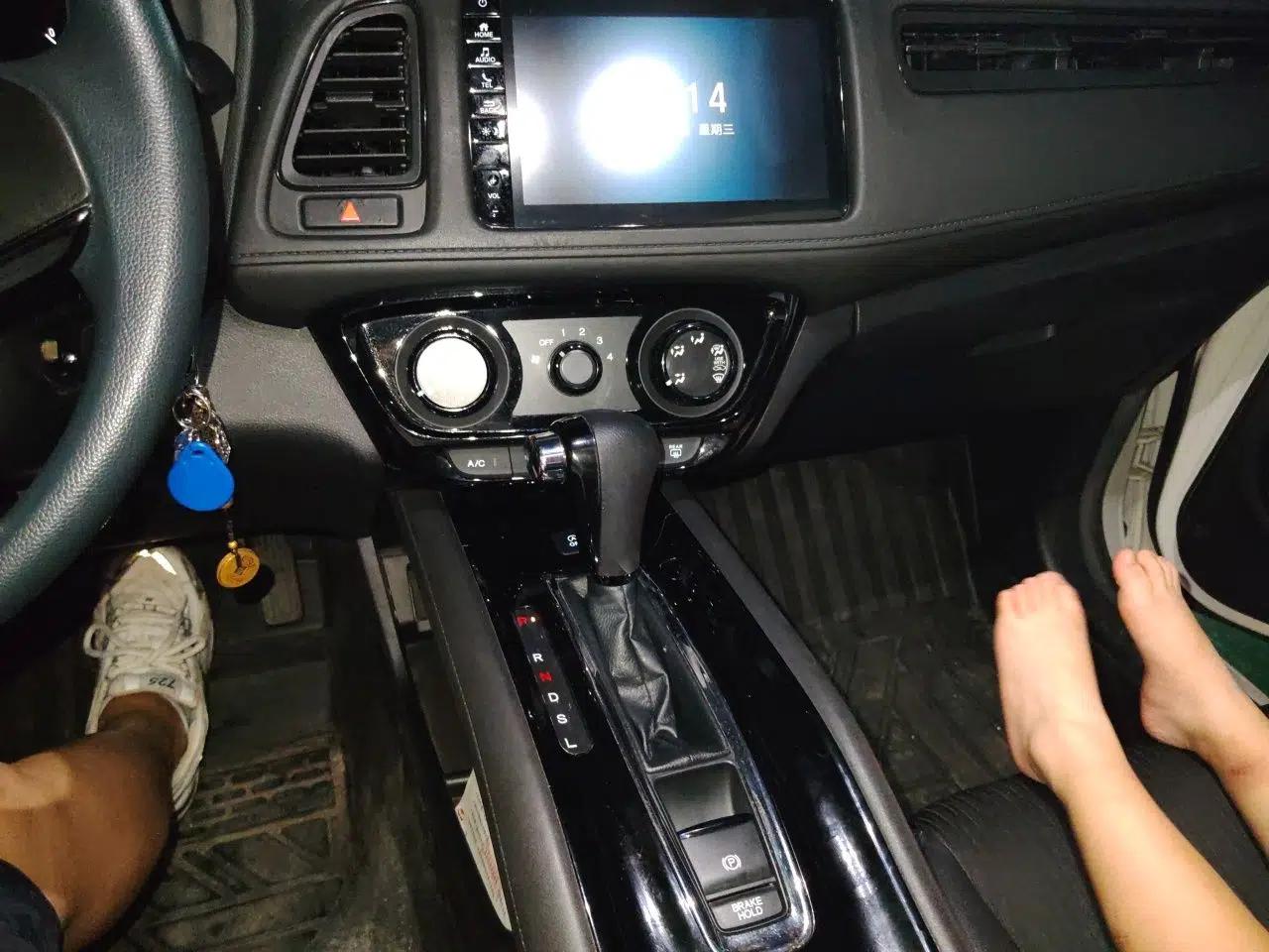 Honda Vezel 2020 1.5L CVT Pioneer Edition — миниатюра 13