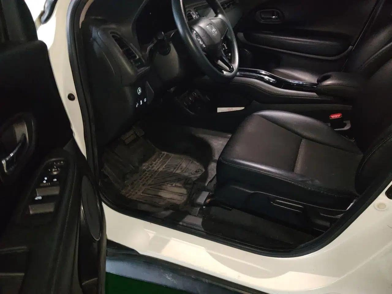 Honda Vezel 2020 1.5L CVT Pioneer Edition — миниатюра 16