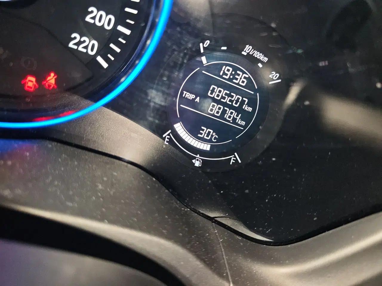 Honda Vezel 2015 1.5L CVT two-wheel drive Comfort trim — миниатюра 12