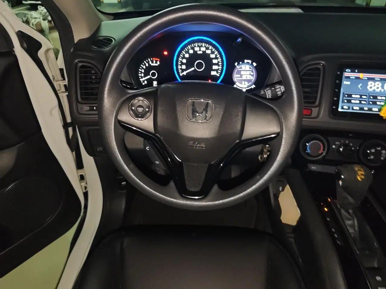 Honda Vezel 2015 1.5L CVT two-wheel drive Comfort trim — миниатюра 10