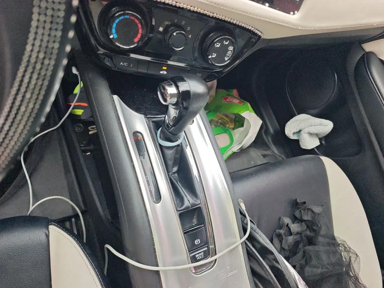 Honda Vezel 2015 1.5L CVT two-wheel drive Comfort trim — миниатюра 14