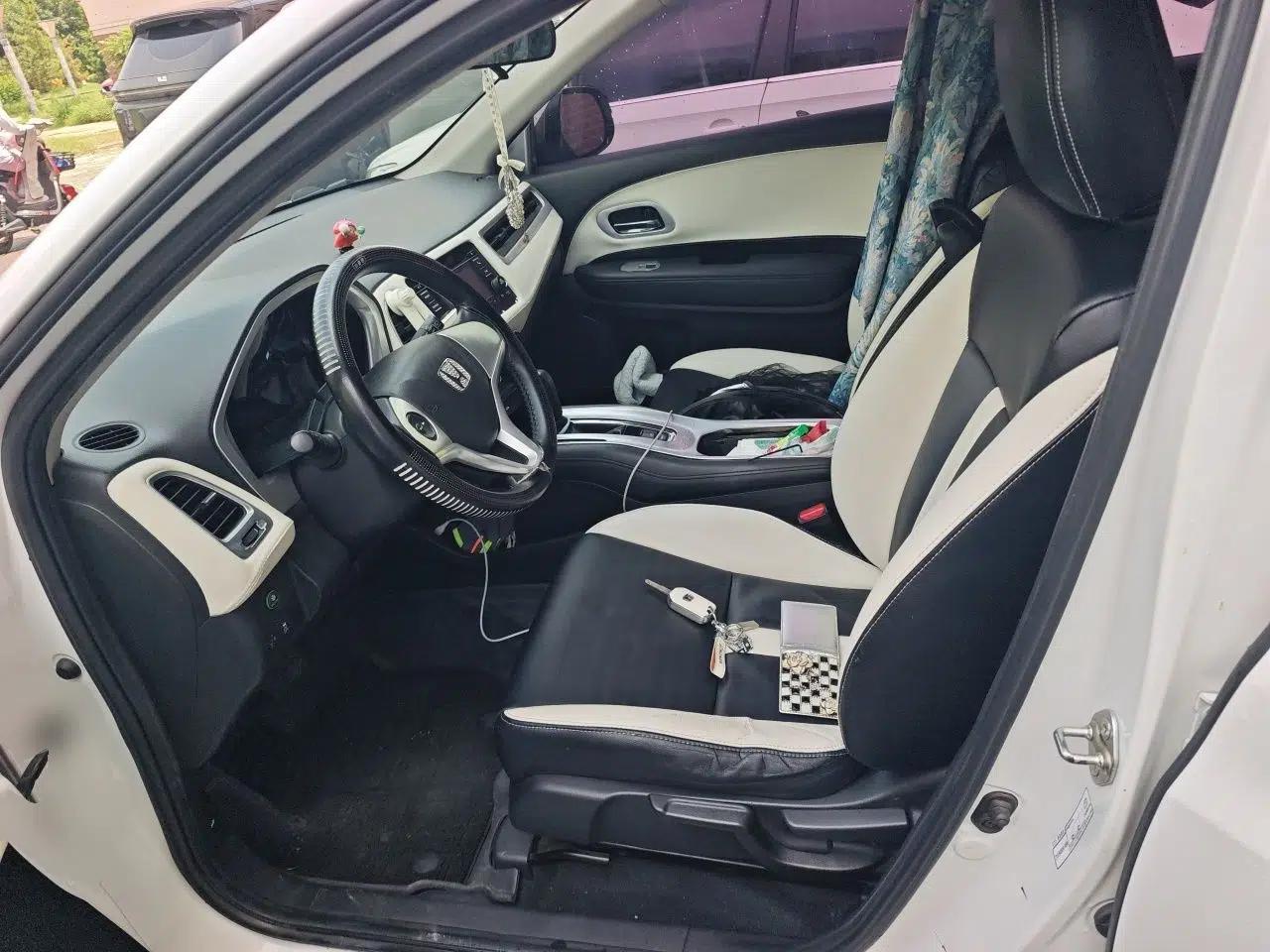 Honda Vezel 2015 1.5L CVT two-wheel drive Comfort trim — миниатюра 15