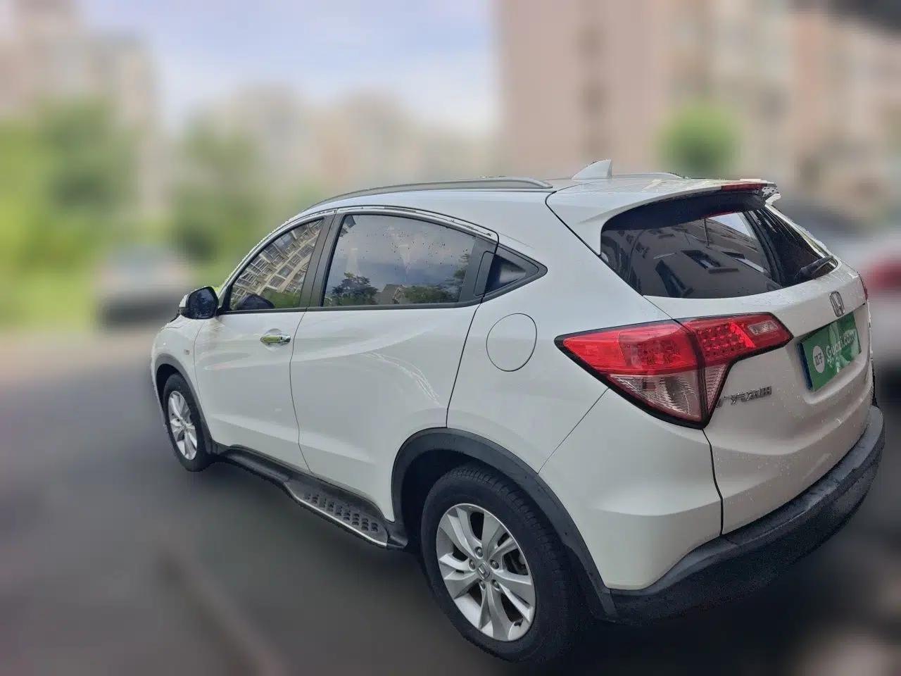 Honda Vezel 2015 1.5L CVT two-wheel drive Comfort trim — миниатюра 4