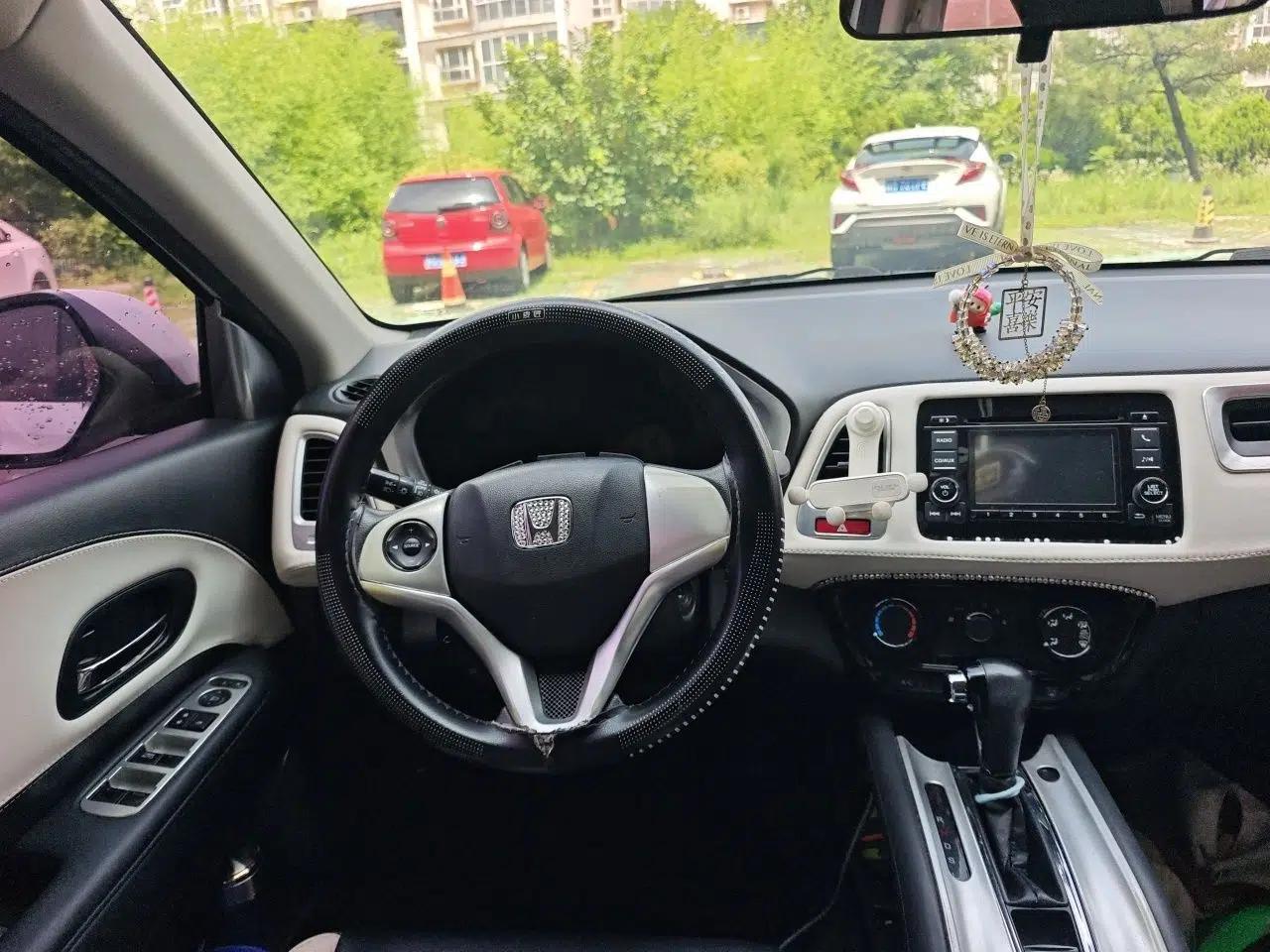 Honda Vezel 2015 1.5L CVT two-wheel drive Comfort trim — миниатюра 10