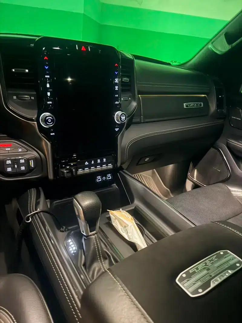RAM Trucks 2022 6.2T Automatic 4WD 5-Seater Parallel Import — миниатюра 5