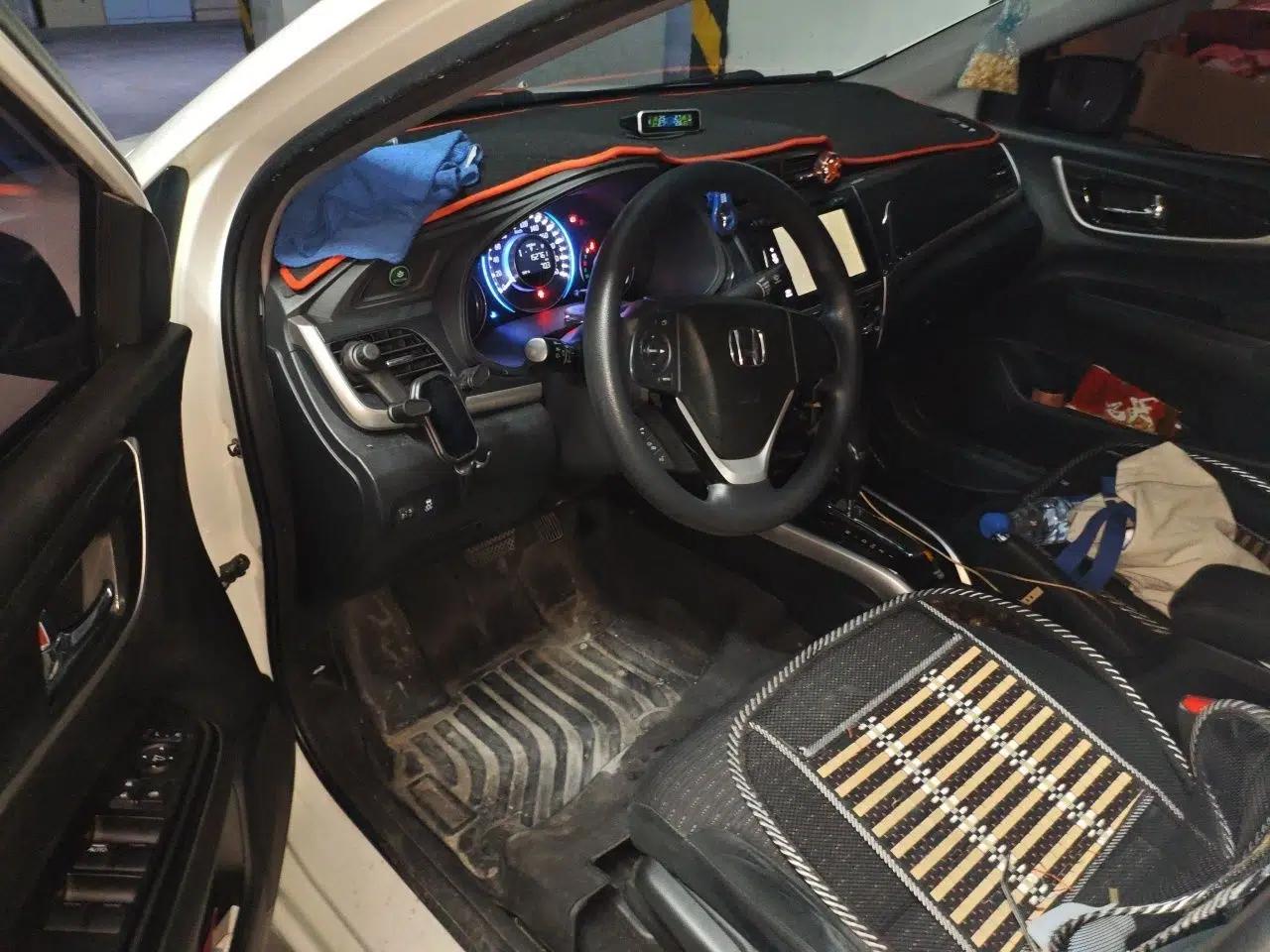 Honda Crider 2015 1.8L automatic luxury edition — миниатюра 16