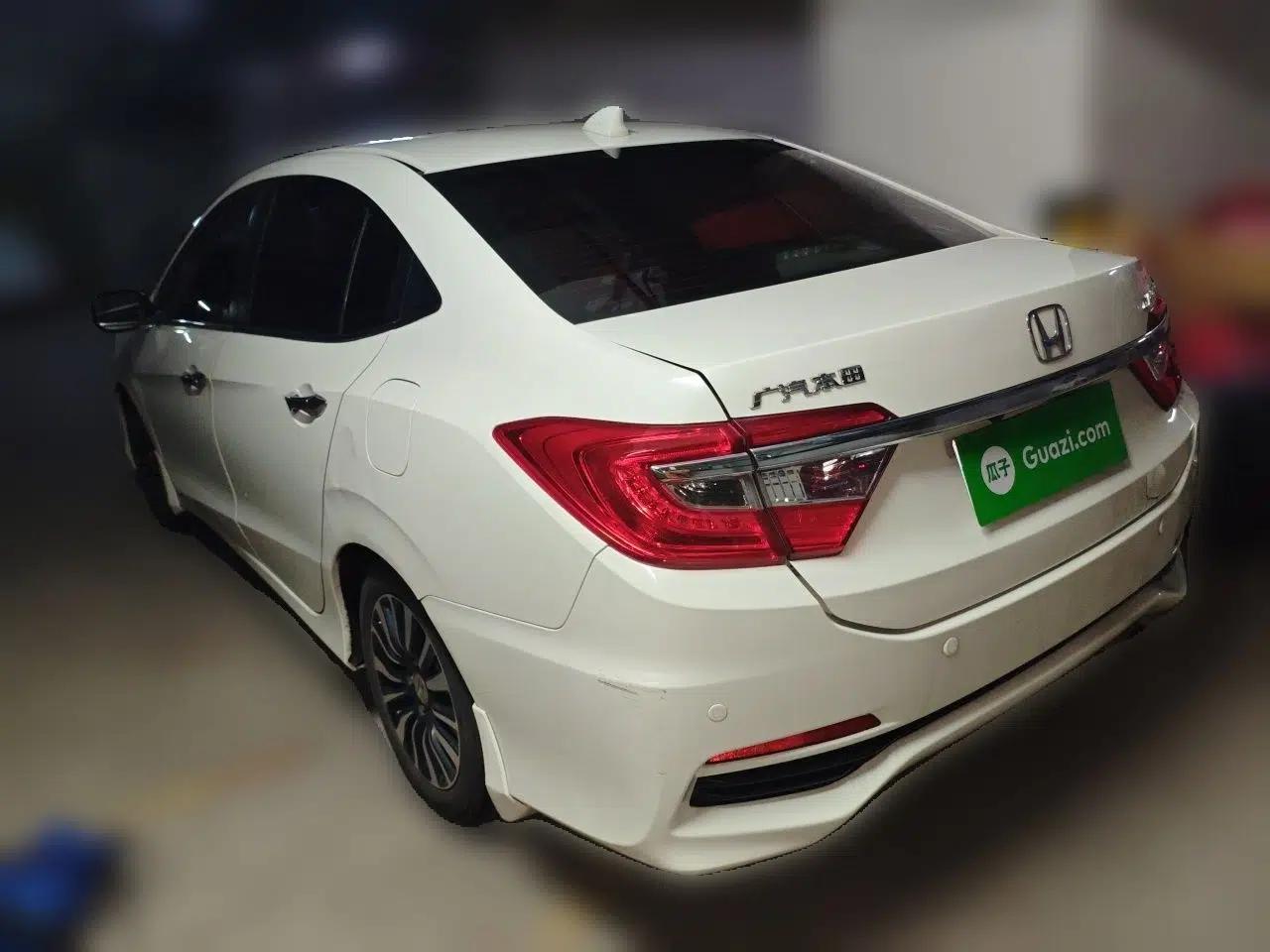Honda Crider 2015 1.8L automatic luxury edition — миниатюра 4