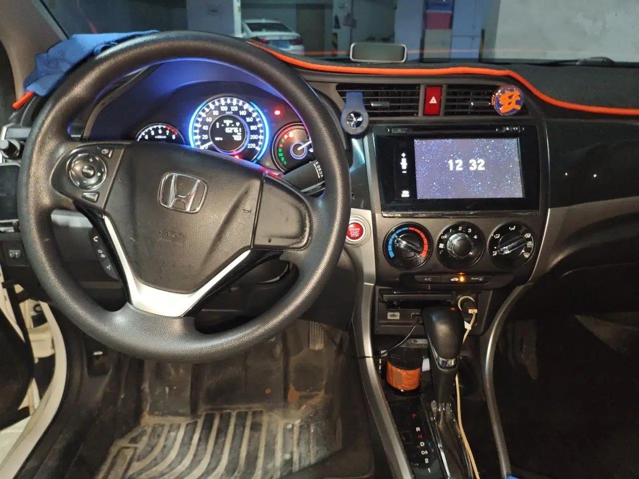 Honda Crider 2015 1.8L automatic luxury edition — миниатюра 9