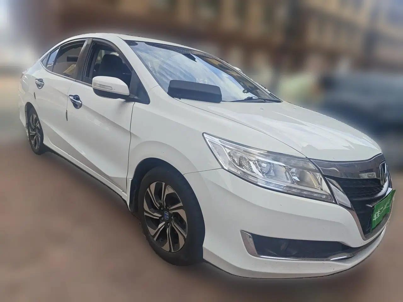 Honda Crider 2017 1.8L CVT Luxury Special Edition — миниатюра 3