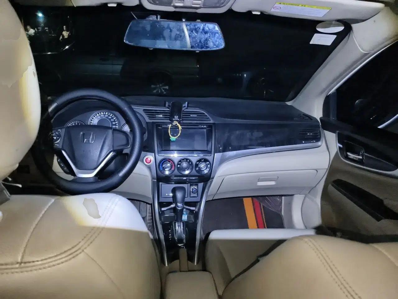 Honda Crider 2015 1.8L automatic luxury edition — миниатюра 9