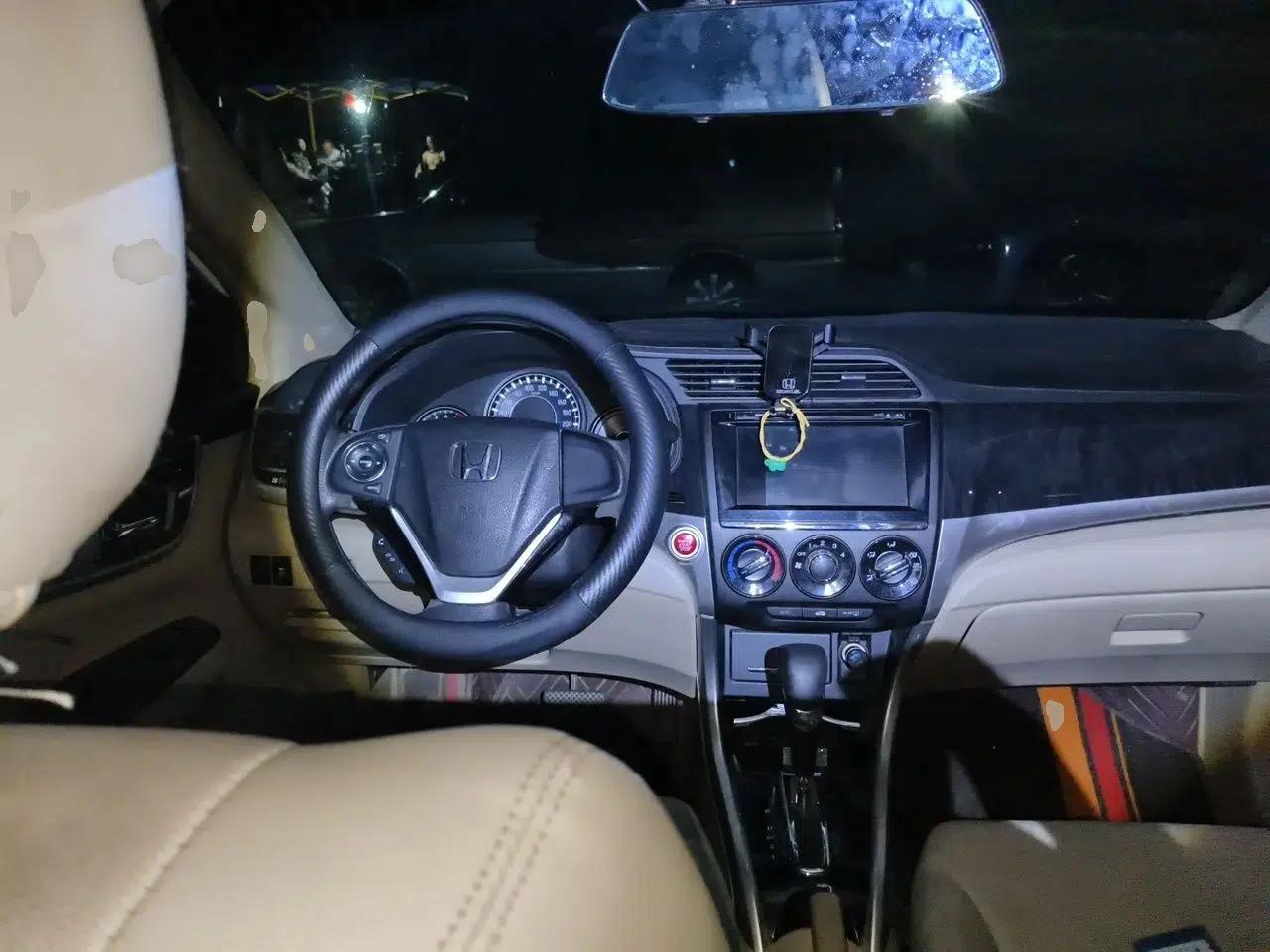 Honda Crider 2015 1.8L automatic luxury edition — миниатюра 10