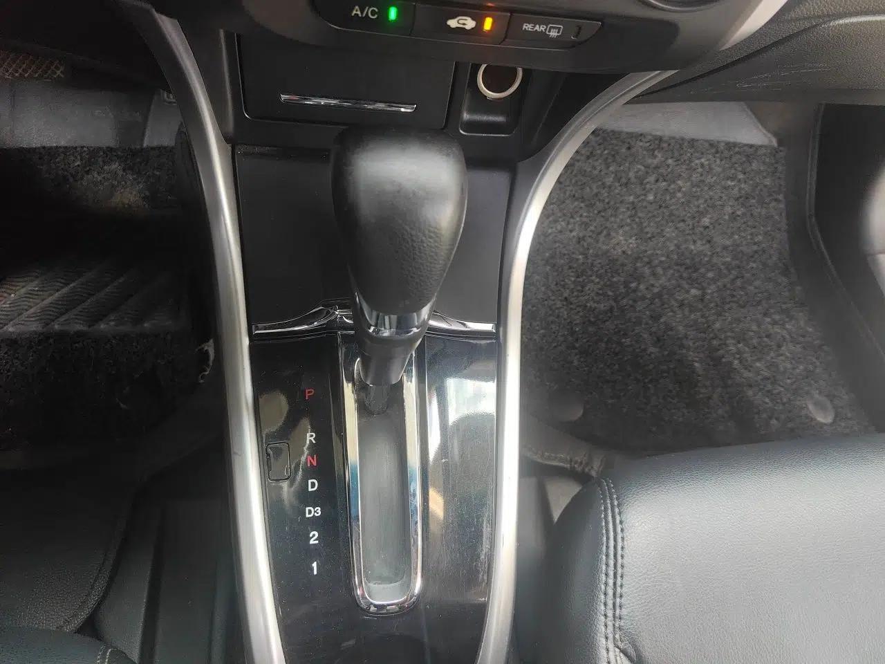 Honda Crider 2013 1.8L automatic luxury edition — миниатюра 14