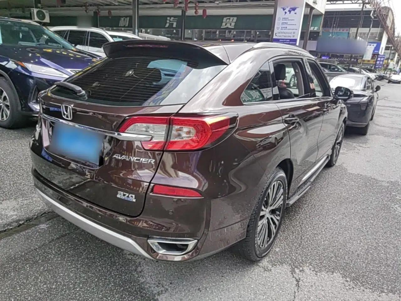 Honda Avancier 2017 370TURBO 2WD Luxury Edition — миниатюра 6