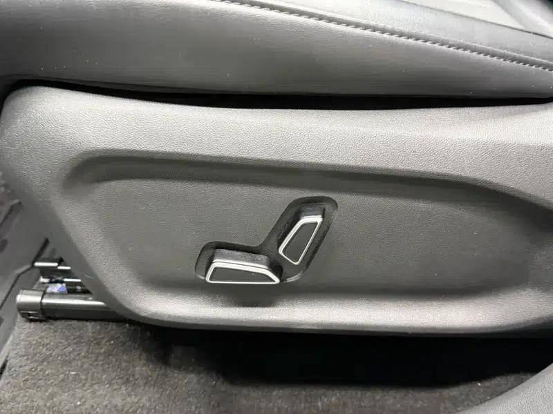 Dark Blue G318 2024 Model, 4WD Air Suspension Version — миниатюра 14