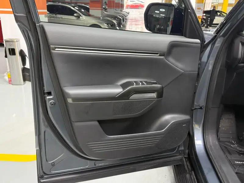 Dark Blue G318 2024 Model, 4WD Air Suspension Version — миниатюра 17