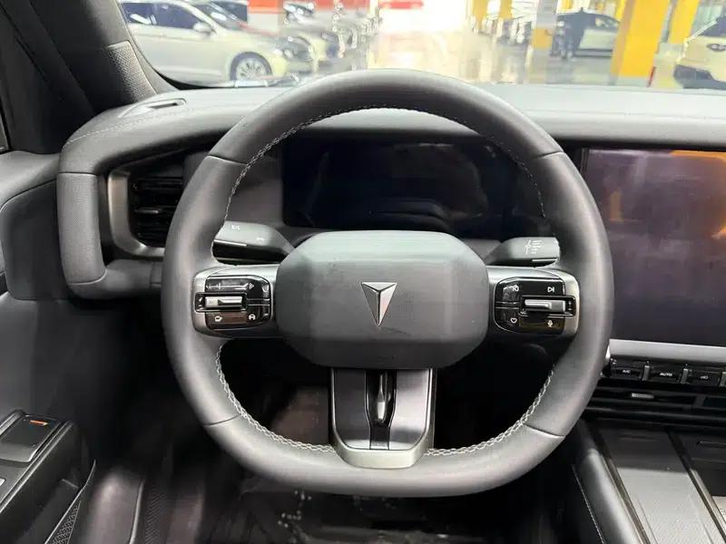 Dark Blue G318 2024 Model, 4WD Air Suspension Version — миниатюра 23