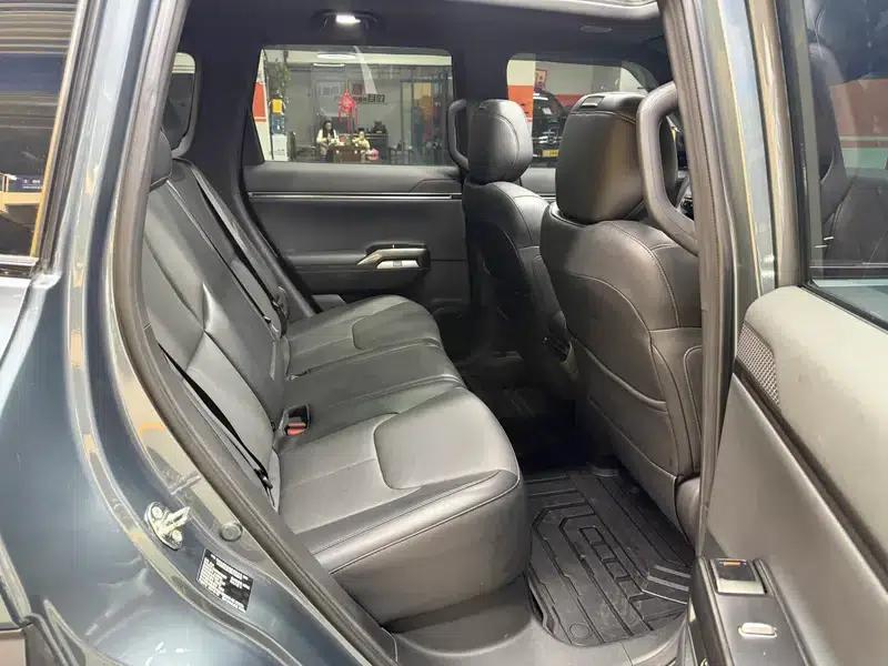 Dark Blue G318 2024 Model, 4WD Air Suspension Version — миниатюра 25